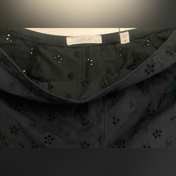 Doen Designer black shorts womens size 4 - Picture 2 of 5